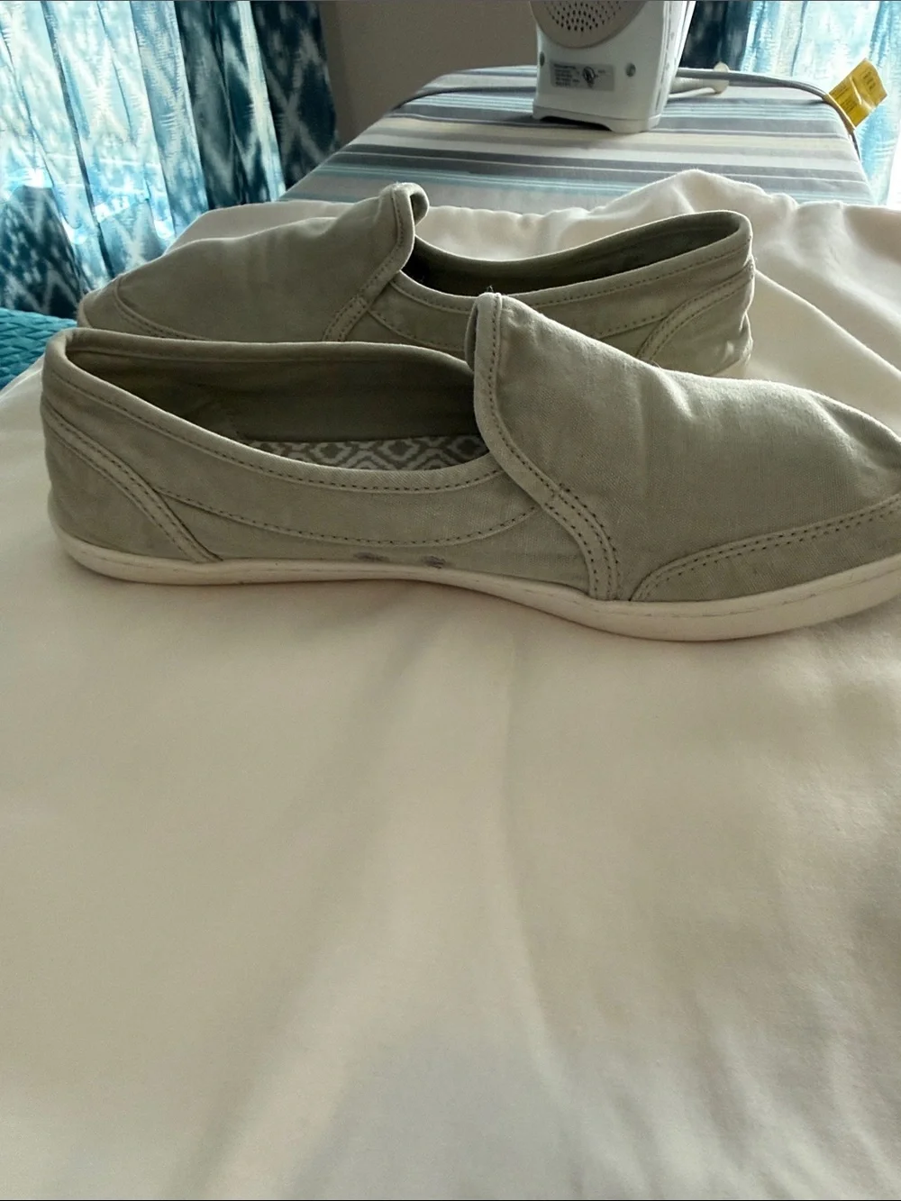 Sanuk Light Green Slip-On Canvas Sneakers